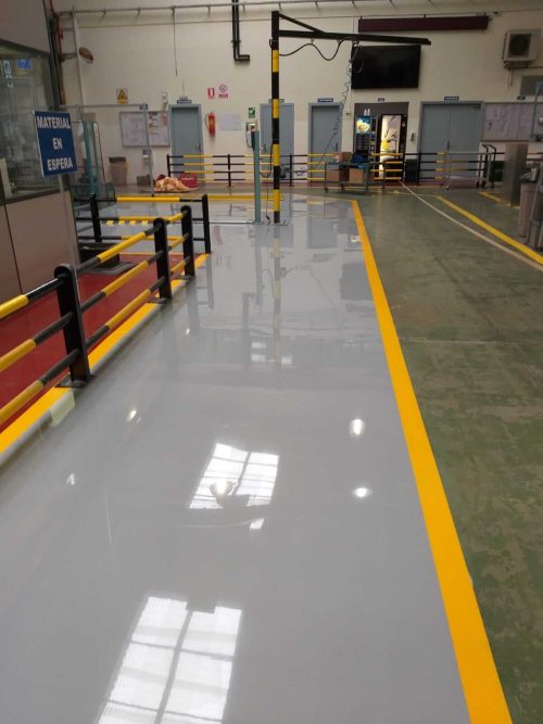 Pavimento autonivelante realizado con resina epoxi.