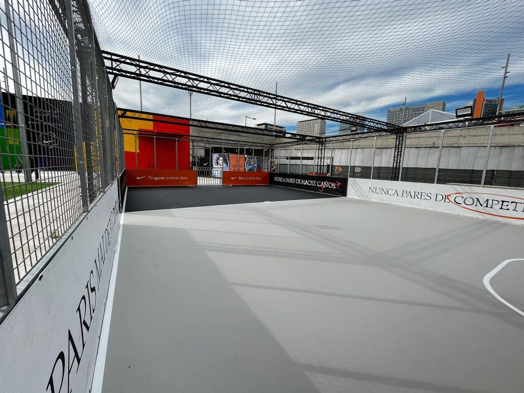 Señalización de un pavimento deportivo para una zona de entrenamiento