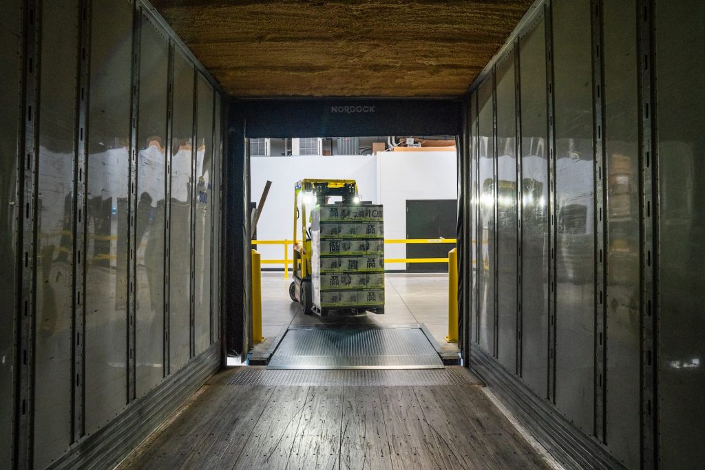 Suelo para una nave industrial de mercancías