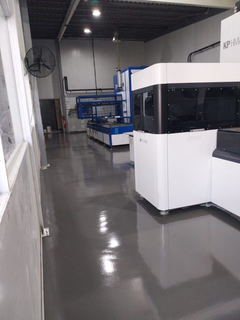 Pavimento de poliuretano para una nave