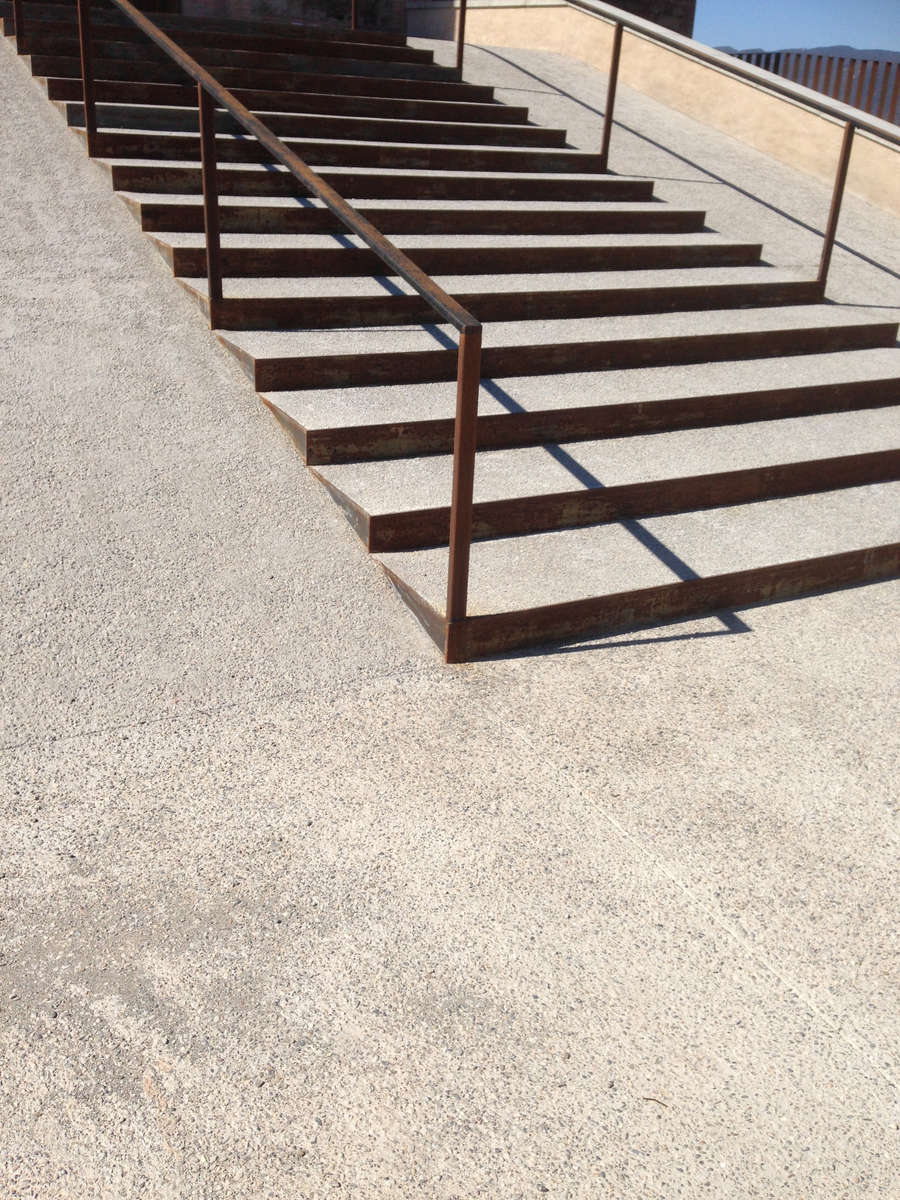 Pavimento de hormigón desactivado en Rectoria Godmar